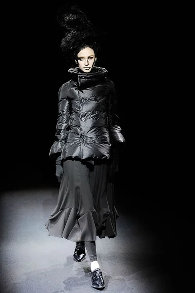 Look 16